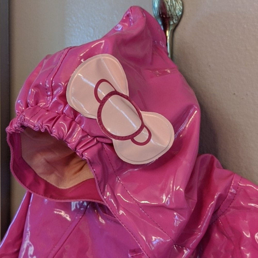 Hello kitty rain coat - Picture 3 of 4